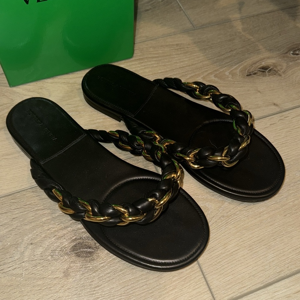 Bottega Veneta Dot Lagoon Chain Flat Sandals